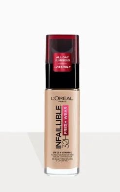 PrettyLittleThing Foundation*L'Oreal Paris Infallible 32H Fresh Wear Foundation 110