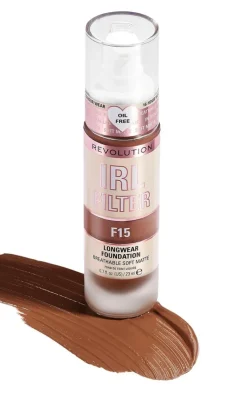 PrettyLittleThing Foundation*Makeup Revolution IRL Filter Longwear Foundation