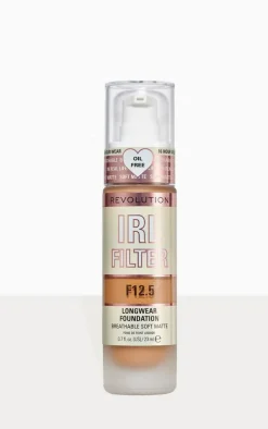 PrettyLittleThing Foundation*Makeup Revolution IRL Filter Longwear Foundation