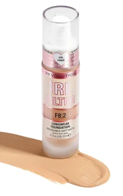 PrettyLittleThing Foundation*Makeup Revolution IRL Filter Longwear Foundation