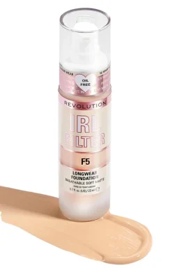 PrettyLittleThing Foundation*Makeup Revolution IRL Filter Longwear Foundation