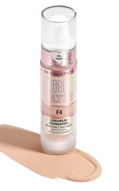 PrettyLittleThing Foundation*Makeup Revolution IRL Filter Longwear Foundation