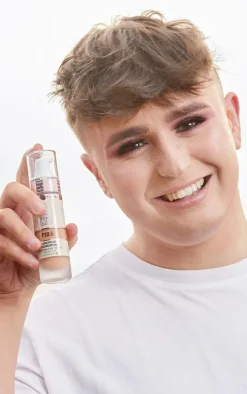 PrettyLittleThing Foundation*Makeup Revolution IRL Filter Longwear Foundation F0.2