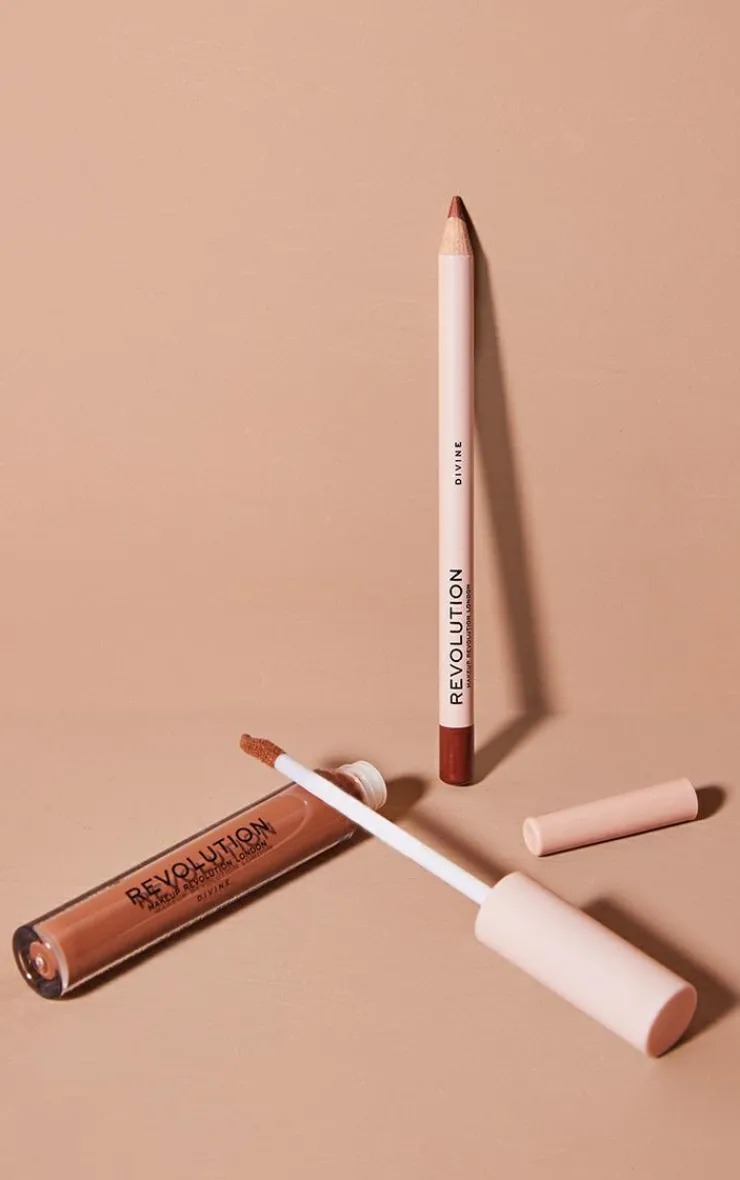 PrettyLittleThing Lipstick*Makeup Revolution Lip Contour Kit
