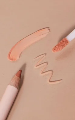 PrettyLittleThing Lipstick*Makeup Revolution Lip Contour Kit