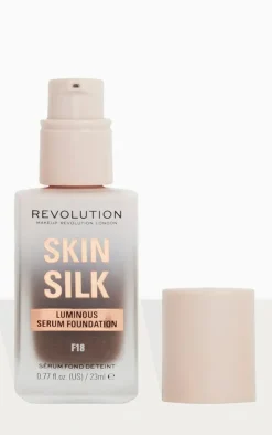 PrettyLittleThing Foundation*Makeup Revolution Skin Silk Serum Foundation