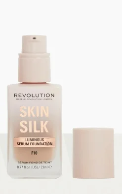 PrettyLittleThing Foundation*Makeup Revolution Skin Silk Serum Foundation