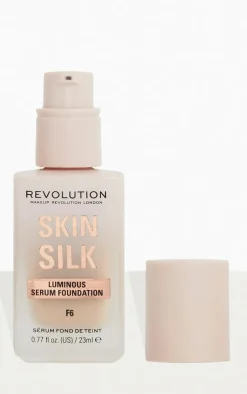 PrettyLittleThing Foundation*Makeup Revolution Skin Silk Serum Foundation