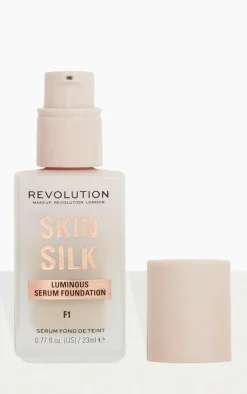 PrettyLittleThing Foundation*Makeup Revolution Skin Silk Serum Foundation