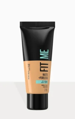PrettyLittleThing Foundation*Maybelline Fit Me Matte & Poreless Foundation 220