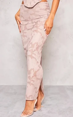 Hot PrettyLittleThing Floral Applique Low Rise Maxi Skirt Mocha