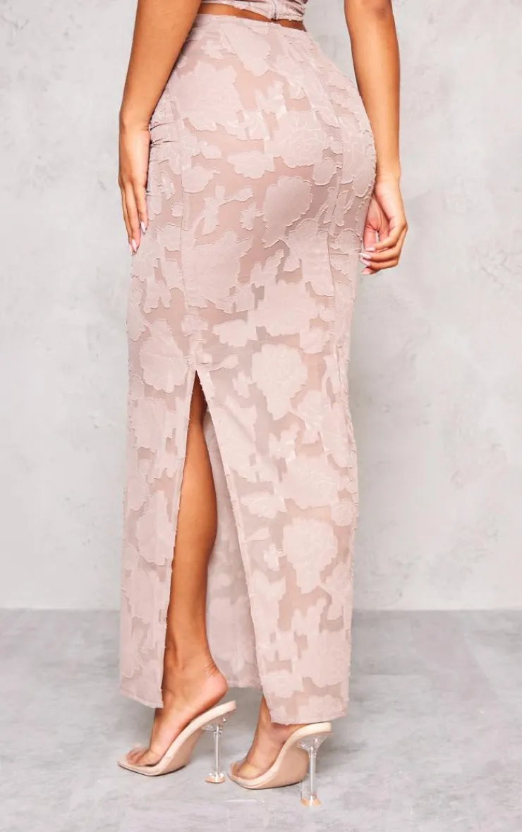Hot PrettyLittleThing Floral Applique Low Rise Maxi Skirt Mocha