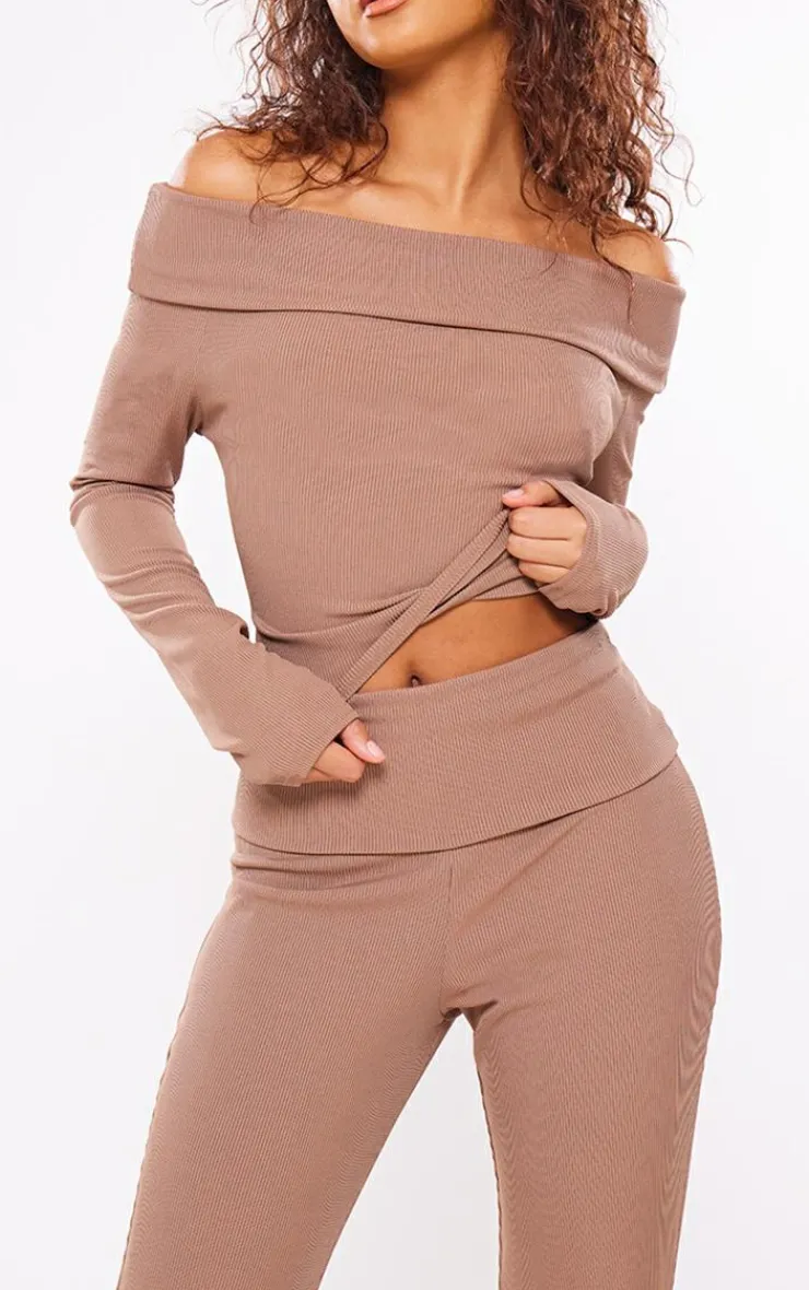 New PrettyLittleThing Rib Foldover Low Rise Flared Pants Mocha