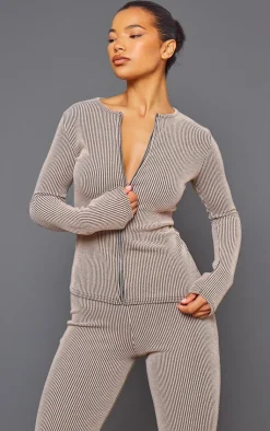 Discount PrettyLittleThing Two Tone Rib Longline Zip Up Top Mocha