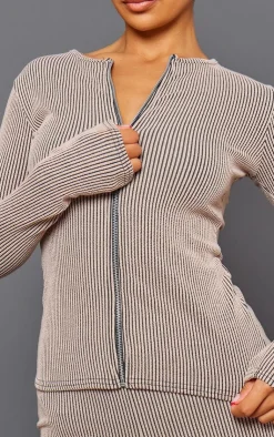 Discount PrettyLittleThing Two Tone Rib Longline Zip Up Top Mocha