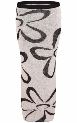 Best PrettyLittleThing Towel Knit Flower Detail Maxi Skirt Monochrome