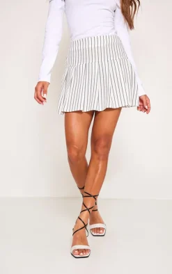 PrettyLittleThing Wide Fit Sandals*Wide Fit Square Toe Contrast Lace Up Mid Heeled Sandals