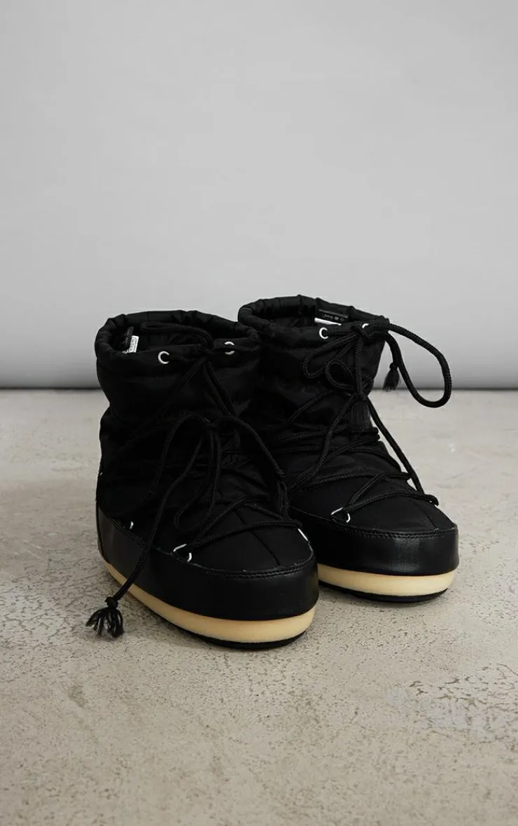 PrettyLittleThing Black Boots*MOON BOOT Light Low