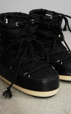 PrettyLittleThing Black Boots*MOON BOOT Light Low