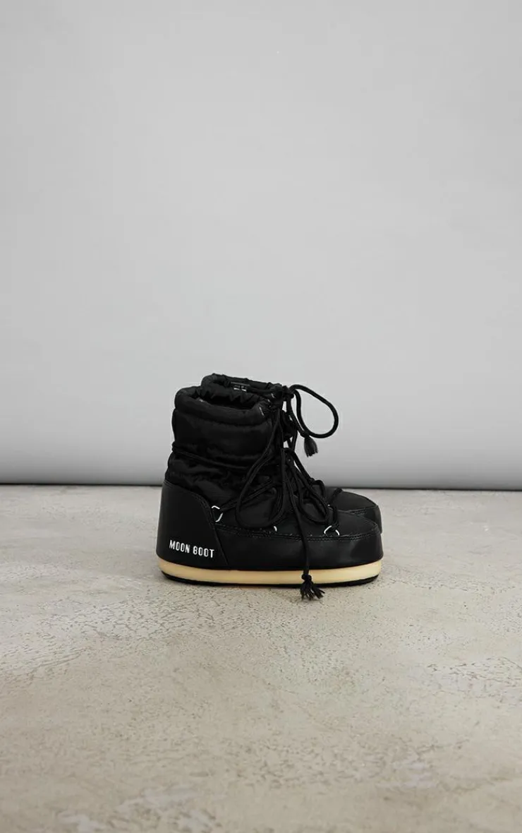PrettyLittleThing Black Boots*MOON BOOT Light Low