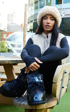 PrettyLittleThing Black Boots*MOON BOOT Low Glance
