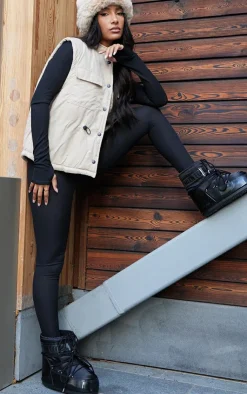 PrettyLittleThing Black Boots*MOON BOOT Low Glance