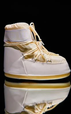 PrettyLittleThing Ski Outfits*MOON BOOT Classic Low