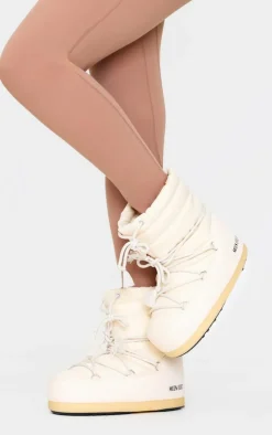 PrettyLittleThing Ski Outfits*MOON BOOT Evolution Icon