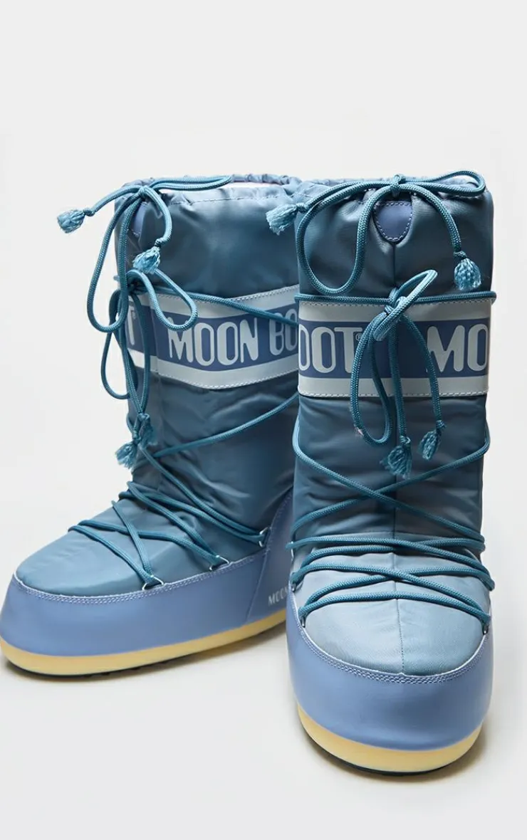 PrettyLittleThing Ski Outfits*MOON BOOT Elephant Icon