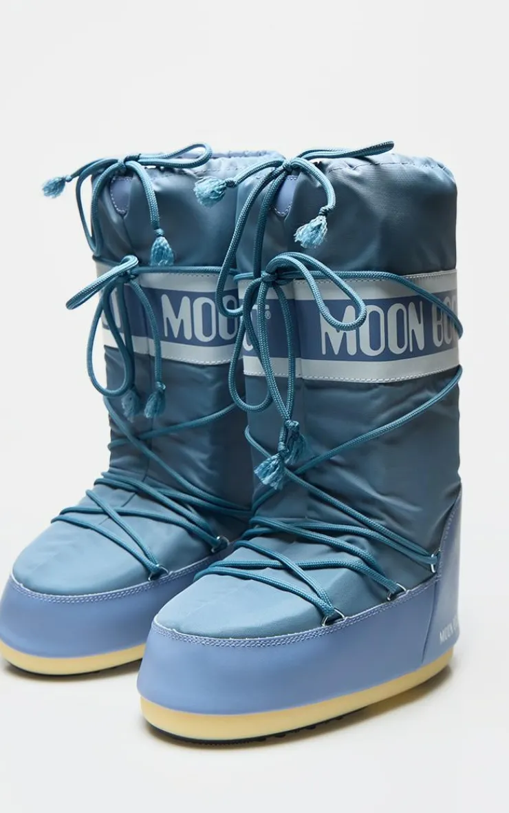 PrettyLittleThing Ski Outfits*MOON BOOT Elephant Icon
