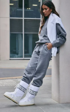 PrettyLittleThing Ski Outfits*MOON BOOT Classic