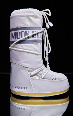 PrettyLittleThing Ski Outfits*MOON BOOT Classic
