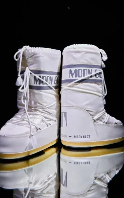 PrettyLittleThing Ski Outfits*MOON BOOT Classic