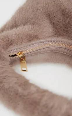 PrettyLittleThing Christmas Shop*Faux Fur Grab Bag