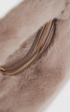 PrettyLittleThing Christmas Shop*Faux Fur Grab Bag
