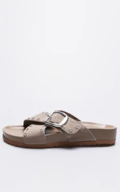 PrettyLittleThing Flat Sandals*Pu Cross Strap Stud Buckle Detail Footbed Sandals