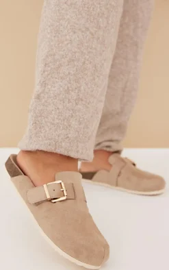 PrettyLittleThing Mules*Buckle Detail Faux Suede Mules