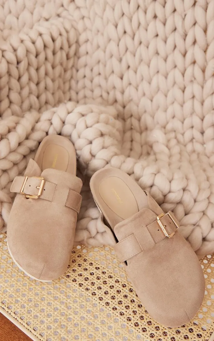 PrettyLittleThing Mules*Buckle Detail Faux Suede Mules