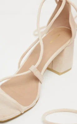 PrettyLittleThing Heeled Sandals*Block Heel Sandal