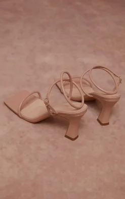 PrettyLittleThing Low Heels*PU Flare Low Heel Extreme Square Toe Sandals