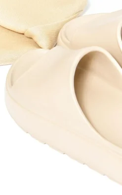 PrettyLittleThing Slides*Round Toe Chunky Sole Slider Sandals