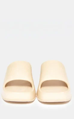 PrettyLittleThing Slides*Round Toe Rubber Sole Platform Slides