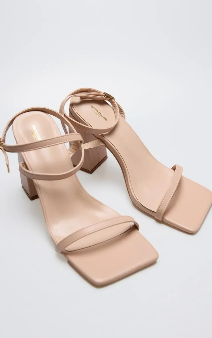 PrettyLittleThing Wide Fit Sandals*Wide Fit Barely There Block Heel Sandals