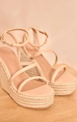 PrettyLittleThing Wide Fit Sandals*Wide Fit PU Round Toe Asymmetric Strap Platform Heeled Wedges