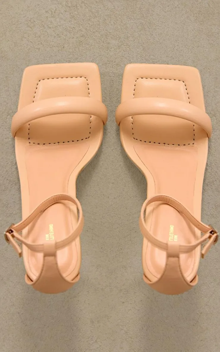 PrettyLittleThing Wide Fit Sandals*Wide Fit PU Square Toe Ankle Strap High Heeled Sandals