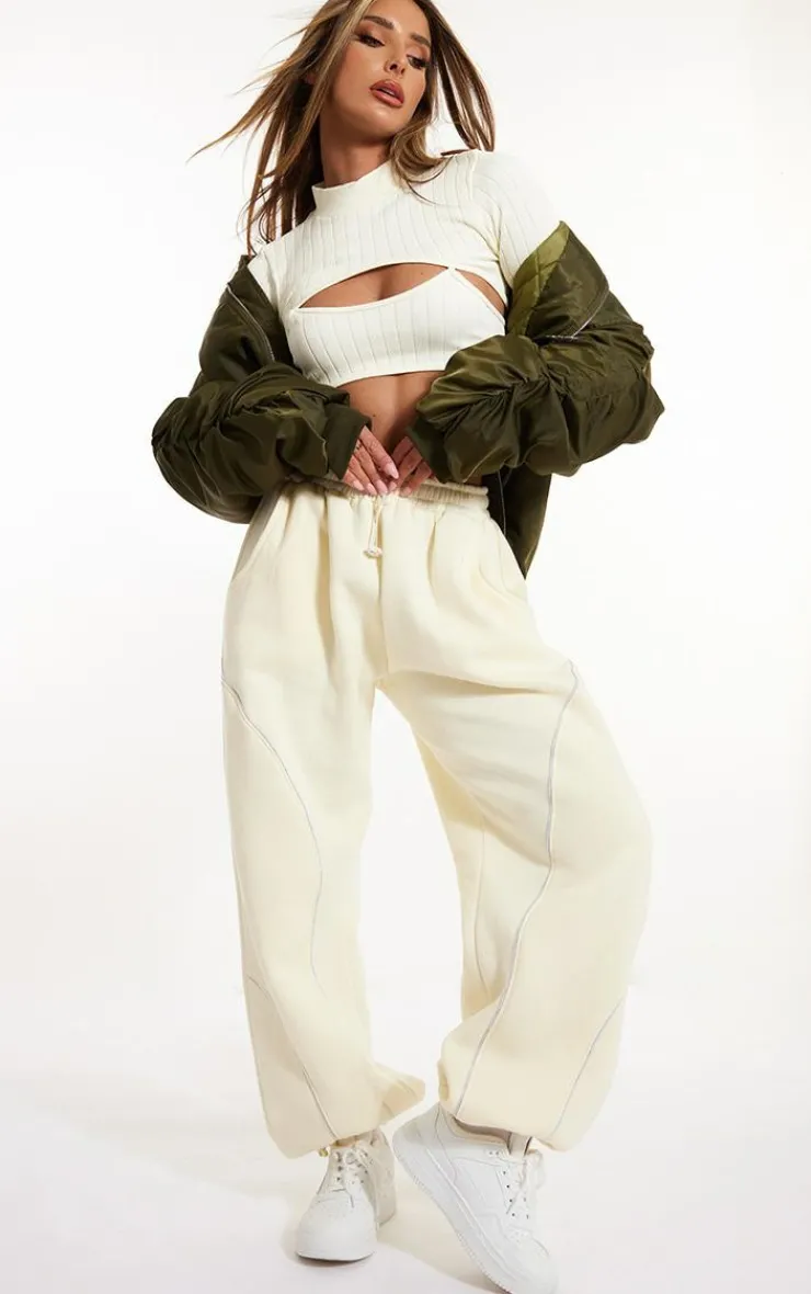PrettyLittleThing Snatched*Wide Snatched Rib High Neck Bind Detail Crop Top