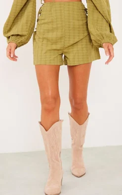 Online PrettyLittleThing Textured Woven Lace Up Side Tailored Shorts Olive