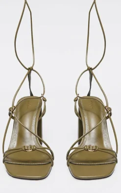 PrettyLittleThing Wide Fit Sandals*Wide Fit PU Square Toe Lace Up Block Heeled Sandals
