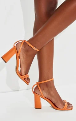 PrettyLittleThing Heeled Sandals*PU Square Toe Buckle Detail Block Heeled Sandals