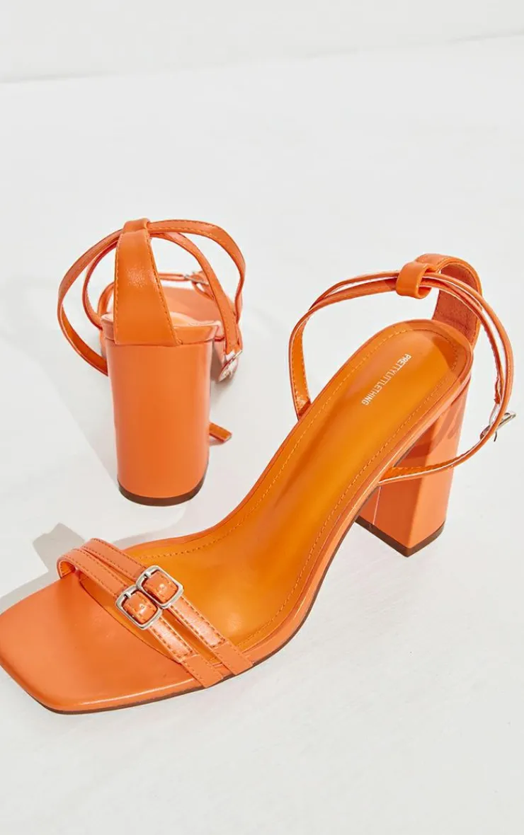 PrettyLittleThing Heeled Sandals*PU Square Toe Buckle Detail Block Heeled Sandals